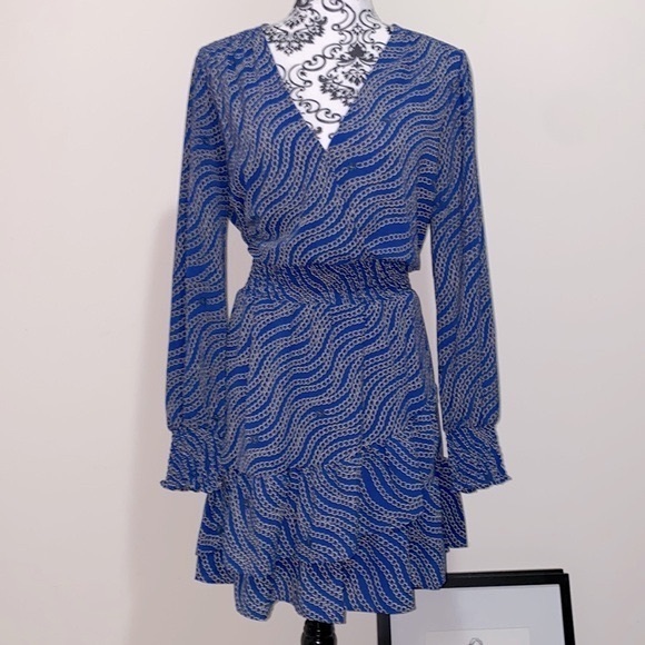 Micheal Kors Printed Ruffle Dress. - Picture 5 of 9